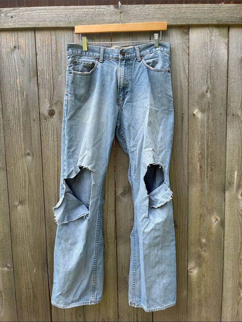 Gap Boot fit Semi evase Ripped Jeans
